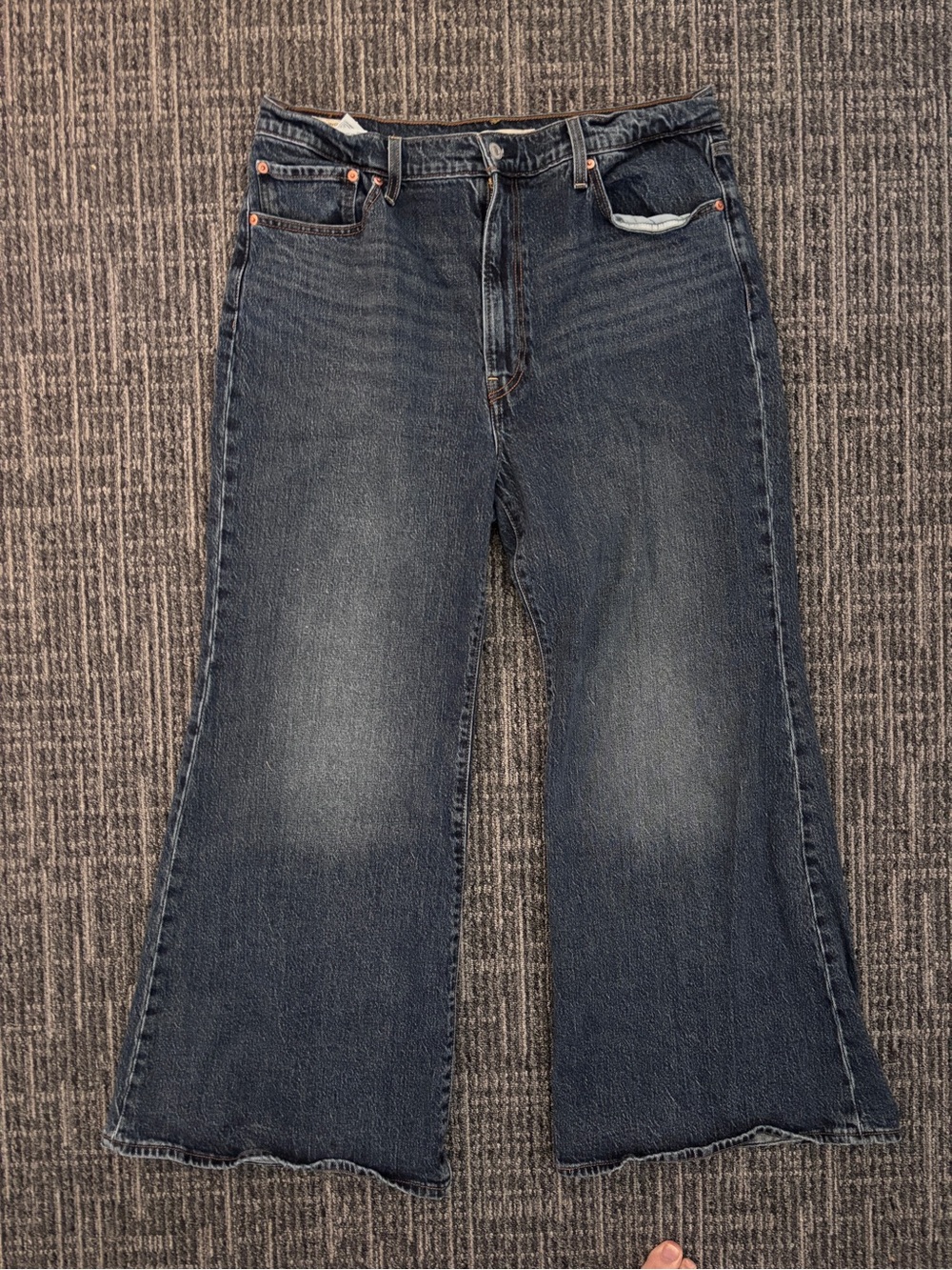 LEVIS JEANS RIBCAGE BELLS: Size 34 × 30